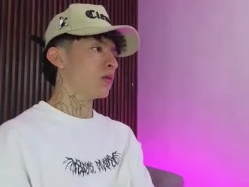 RayleWilliss – webcam model profile photo Image 13