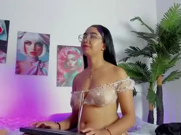 valentina_king18 Image 6