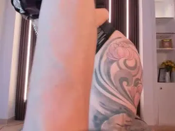 lily_merlin – webcam model profile photo Image 3