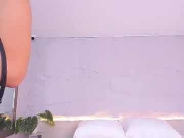 little_effy18_ – webcam model profile photo Image 11