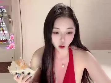 lustyaura – webcam model profile photo Image 16