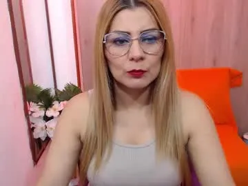 mili_moon_ – webcam model profile photo Image 2