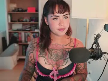 adelineefoxxx – webcam model profile photo Image 2