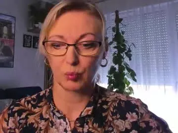 laurenxcros – webcam model profile photo Image 8