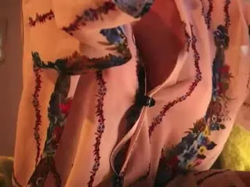 _sirine_ – webcam model profile photo Image 13