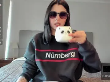 mon1_day – webcam model profile photo Image 2