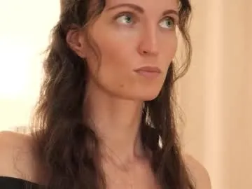 bella_pocahontas3 – webcam model profile photo Image 10