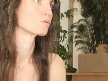 bella_pocahontas3 – webcam model profile photo Image 15