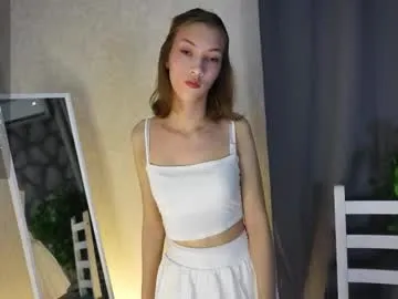 littlee33 – webcam model profile photo Image 13