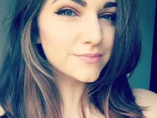 34HHGamerGirlHannah – webcam model profile photo