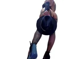 sensualhallie – webcam model profile photo Image 2