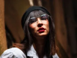 tinyw0nder – webcam model profile photo Image 2