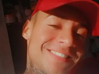 mmmayra_0x – webcam model profile photo Image 2