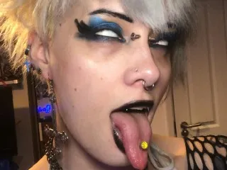 glitterqueen99 – webcam model profile photo