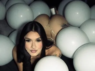 naive_love – webcam model profile photo Image 2