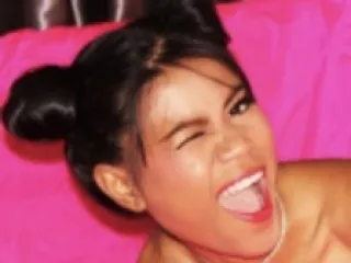 NizaThainy – webcam model profile photo